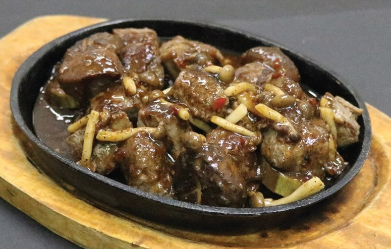 Chinese beef with honey and black pepper sauce
